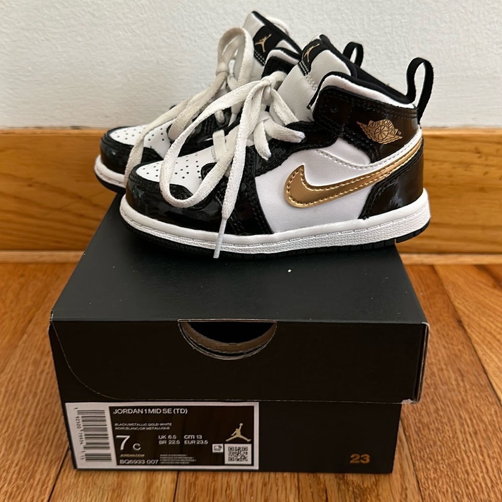 Toddler Boy Jordan 1 Mid - Black, White & Gold- Size 7